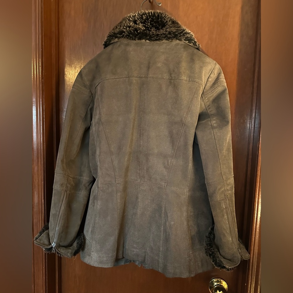 Danier Woman’s Leather Winter Jacket - Picture 8 of 8